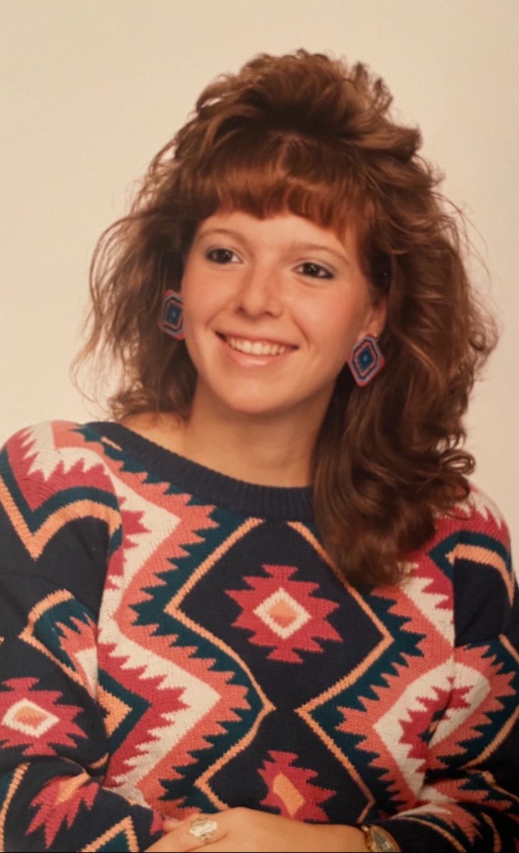MsMel72's tweet photo. So lookin forward to spending time with my oldest best friend… except when she sends pics that it’s been 35 yrs!! #classof90 https://t.co/gw9srTLfG3