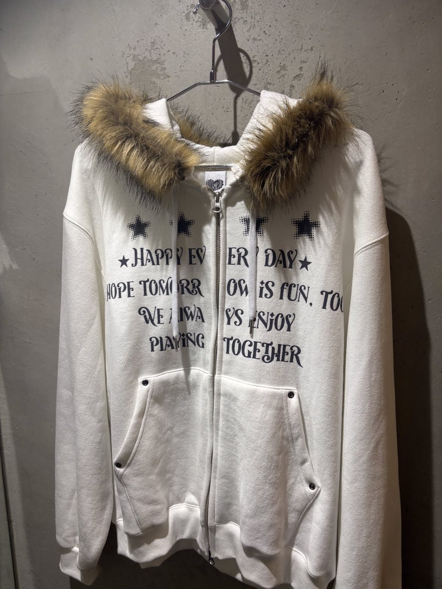 商品紹介♪ 【 LUVISTRUE 】 FS LETTER HOODIE ZIP UP🩶 フードのボア