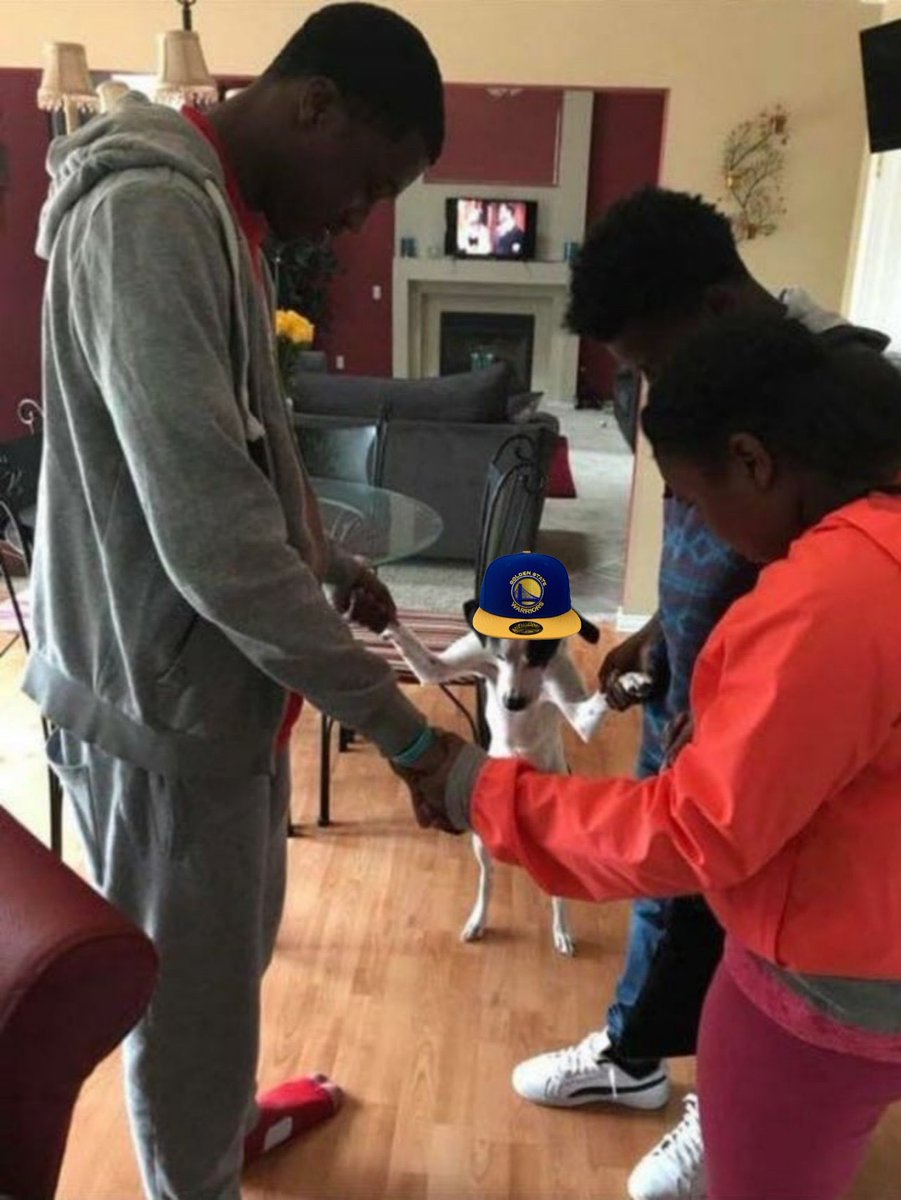 prayer circle:

                       🕯
              🕯             🕯
        🕯      STEPH     🕯
 
    🕯               IS               🕯

        🕯       OKAY        🕯
              🕯             🕯
                       🕯