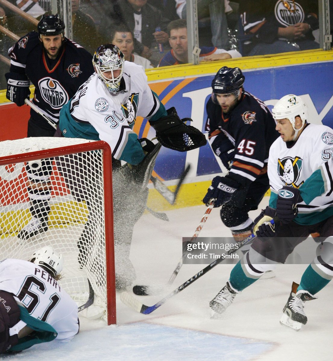 OilersAdam's tweet image. The fact that Corey Perry played against the Oilers in the playoffs during their 2006 cup run is insane to me. The guy is still scoring in 2025. (He’s in the net)