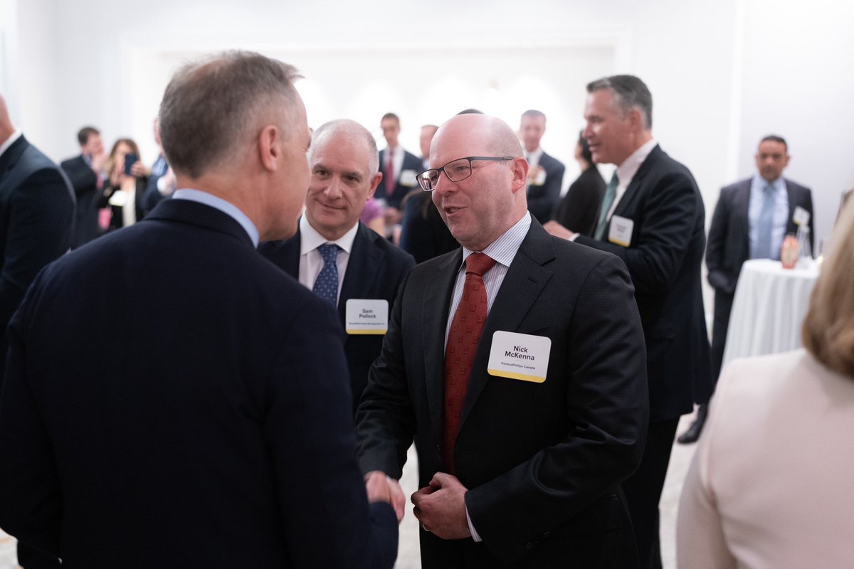 Mark Carney (@markjcarney) on Twitter photo Les entreprises du Canada et des États-Unis sont prêtes à bâtir.
Merci aux chefs d’entreprise que j’ai rencontrés hier soir à Washington avec <a href="/BizCouncilofCan/">Business Council of Canada</a> pour leurs idées et leur volonté de contribuer à la croissance économique des deux côtés de la frontière. Les entreprises du Canada et des États-Unis sont prêtes à bâtir.
Merci aux chefs d’entreprise que j’ai rencontrés hier soir à Washington avec <a href="/BizCouncilofCan/">Business Council of Canada</a> pour leurs idées et leur volonté de contribuer à la croissance économique des deux côtés de la frontière.