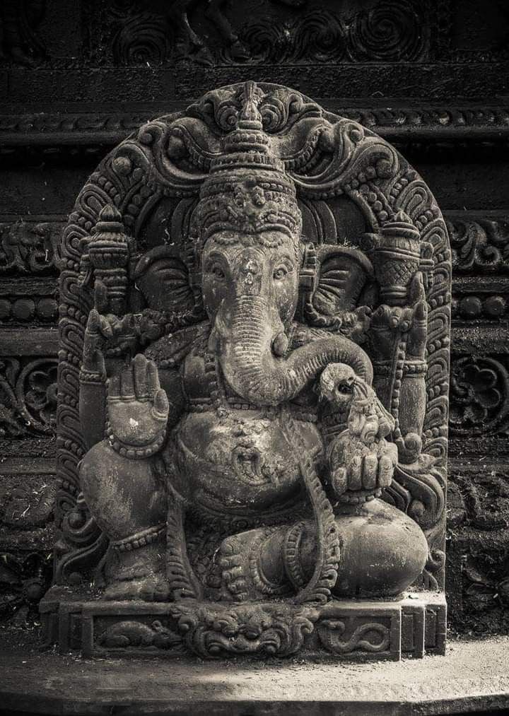 Im_Ritikaa's tweet image. ॐ गजाननाय विद्महे, वक्रतुण्डाय धीमहि, तन्नो दंती प्रचोदयात्।।
🪷🪷
गौरीपुत्र गणेश के अद्भुत अलौकिक दर्शन ❣️