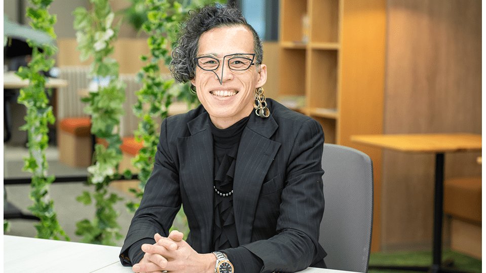 【本日公開記事📰】
💓クリエイティブ業界の気になる話題をお届けする #クリエイティブ好奇心

Vol.239
一般社団法人 日本福祉医療ファッション協会 代表理事
#平林景 氏
“見せたくなるおむつ”が社会を変える。福祉とファッションの境界を超える、平林景さんの挑戦
creators-station.jp/interview/curi…