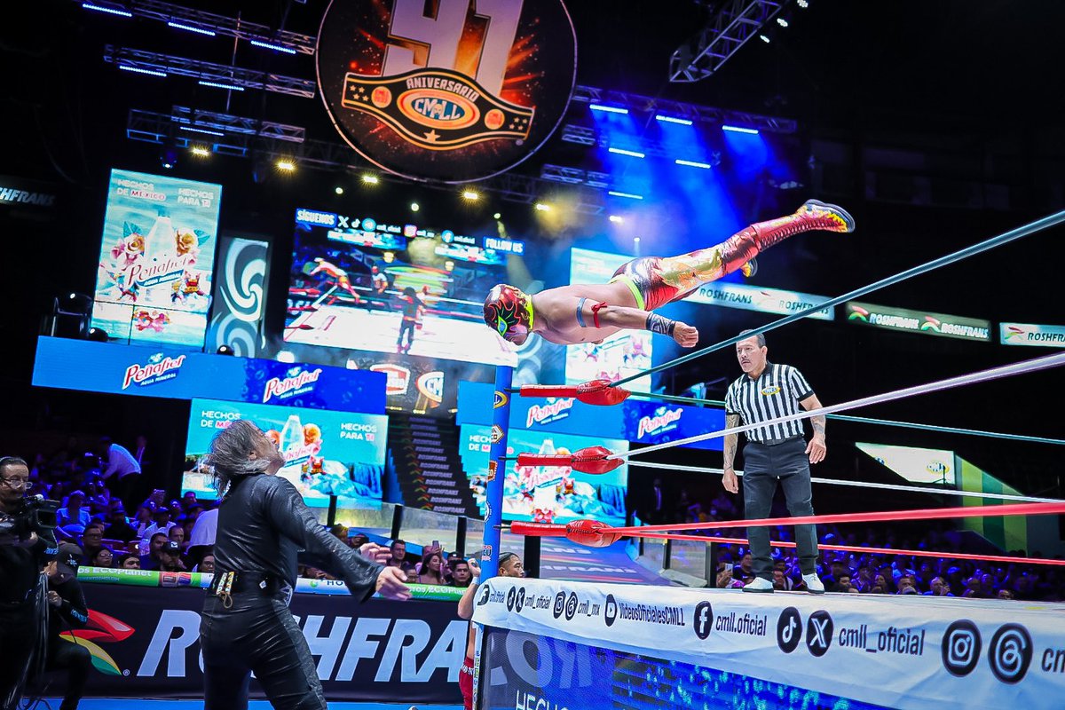 CMLL_OFICIAL's tweet image. Paul London, Ikuro Kwon y Donovan Dijak han dado cuenta de Los Dragones (Rojo Jr., de Fuego y Legendario) en el tercer duelo de la noche. El poderío de MLW se hace sentir en el ring de La Catedral de la Lucha Libre.  

#CMLLvsMLW 
#MartesDeArenaMéxico 
📺 youtube.com/live/Nur1Tosa2…