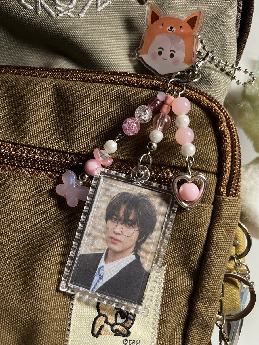 HezFanda's tweet photo. Keychain or bagcharm bisa request foto dan warna sesuai keinginan kalian yahhh

Yang mau ngonseran gantung di tas cakep banget nihh😍😍 

LINK CO 🛍️ : https://t.co/3UDUz7YhBw

#keychain #bagcharm #gantungankunci #kpop #photocard #gantungankuncicustom #keychaincustom https://t.co/UVANpeiPoW