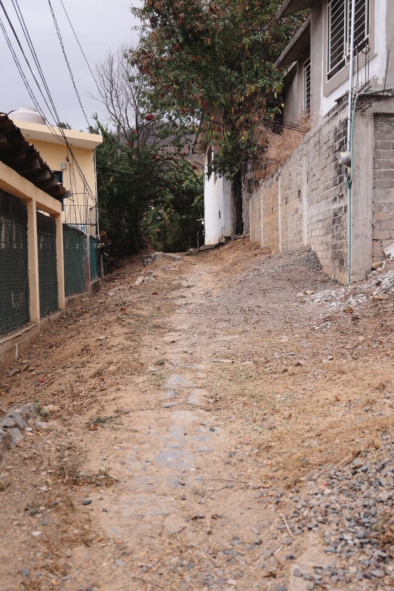 Hoy comenzamos la transformación del Andador Pedro Olea en la colonia Agua de Correa, una obra que beneficiará a las familias de la zona con mejores accesos, mayor seguridad y una mejor calidad de vida.