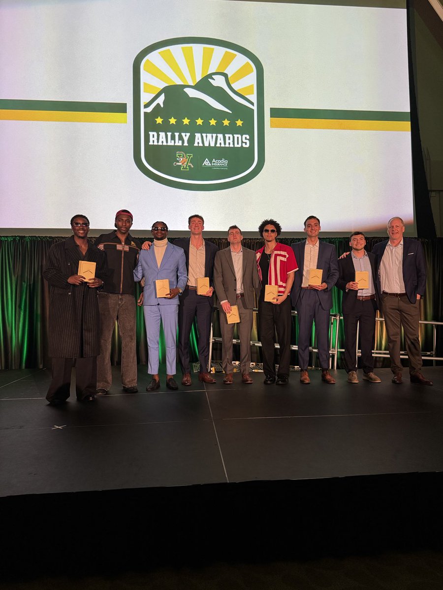 UVMPattyPrelock's tweet image. Some special moments tonight as we recognized seniors on several teams who made this athletic season quite amazing @uvmvermont @UVMathletics