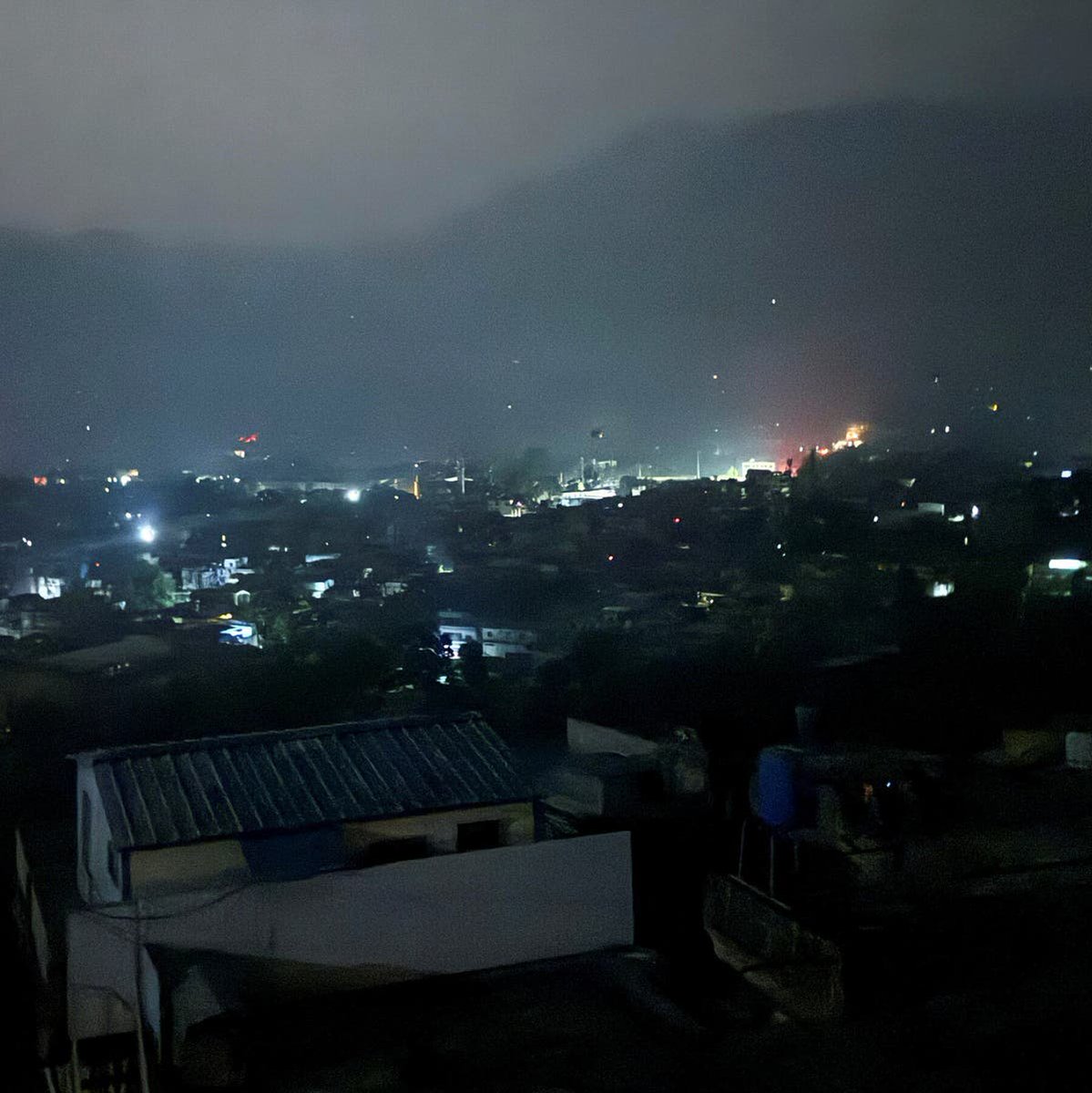 GlobalRank_'s tweet photo. Military tension between India and #Pakistan has started with the firing of several missiles.
I'm supporting #India, how about you?

#IndiaPakistanWar 
#OperationSindoor https://t.co/Vxu3c4sT3s