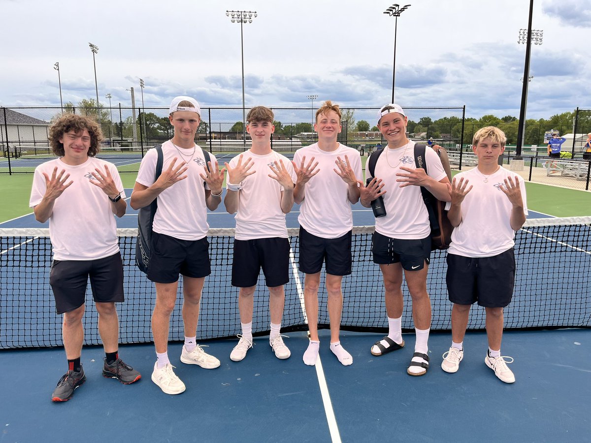 Season ended tonight with a battle at Bolivar. 
Super proud of our guys! 
#GoWolves
<a href="/RSWolves/">Reeds Spring Schools</a> <a href="/ReedsSpringHS/">RSHS Wolves 🐺</a>