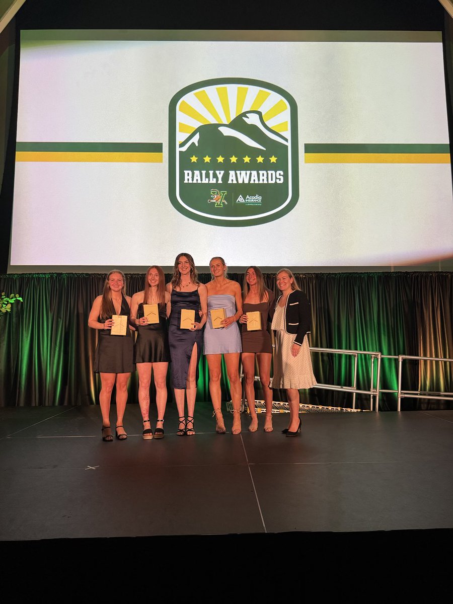 UVMPattyPrelock's tweet image. Women’s basketball had several recognitions this evening as we celebrated the Rally Awards @uvmvermont @UVMwbb @UVMathletics