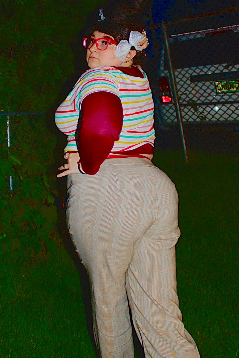ItsHaelibitch's tweet photo. I make music for bitches who tell guys what to do https://t.co/uCFLWWPtfM https://t.co/Qeeh8yGd1W