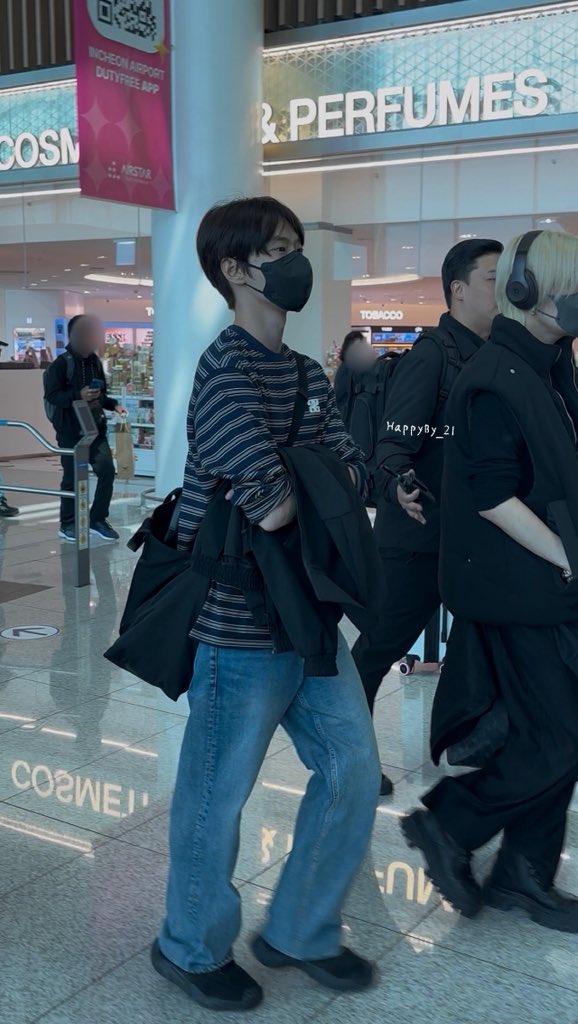 HappyBy_21's tweet photo. 🛫 https://t.co/0PN2VECpFo