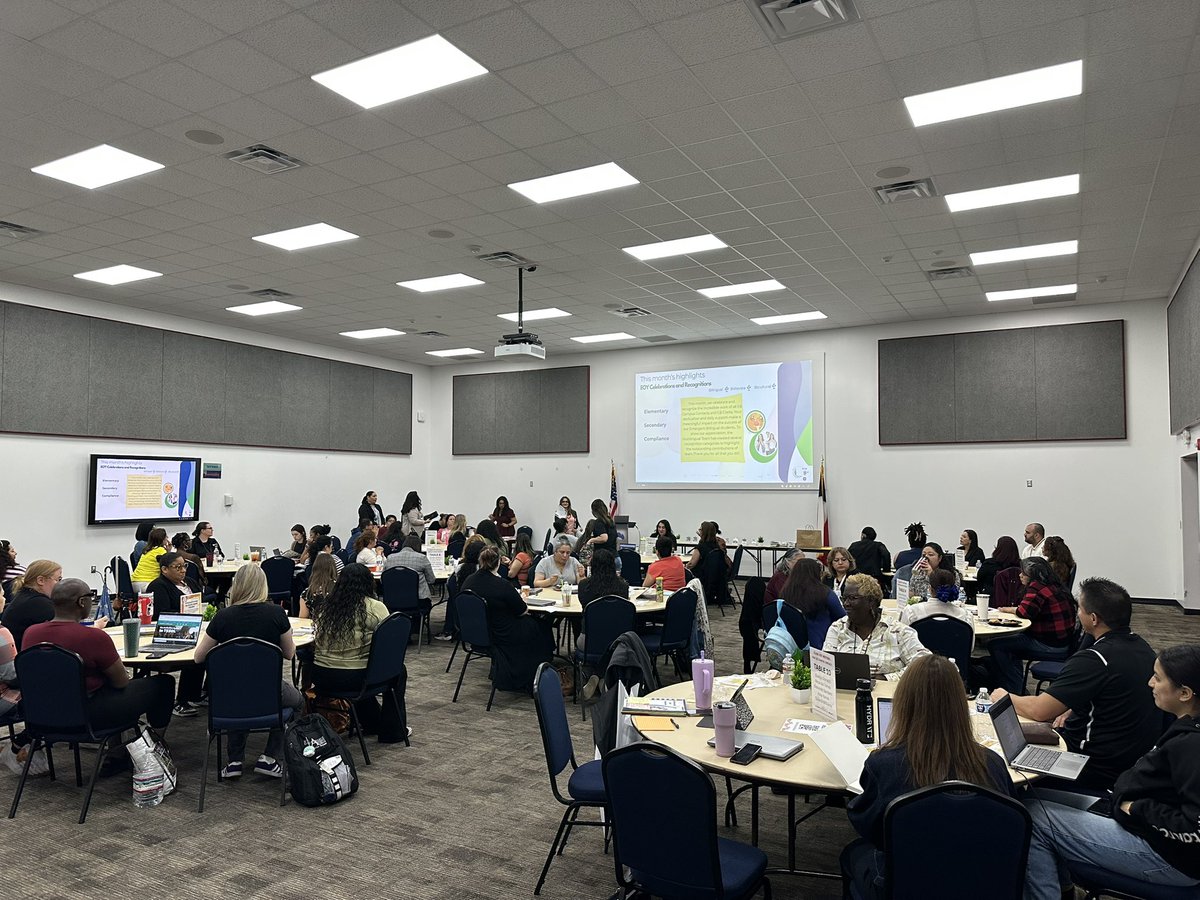 SISD_MultiPrgms's tweet photo. Closing out the year strong with our final EB Campus Contact meeting! Thank you to EB Campus Contacts for the incredible work you do every day for our Emergent Bilingual students. The Multilingual Team appreciates you! #EBsuccess #multilingual https://t.co/J7eICd2ktI