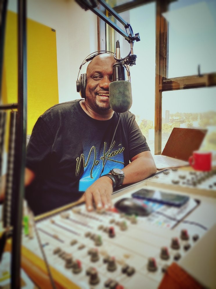 Kama si wee Baba, ningejua wapi leo 🙏
#Brekko with <a href="/MajimajiKenya/">MAJIMAJI</a> and <a href="/King_Kafu/">King Kafu</a> taking over the airwaves, engage nasi 🤙 0711443886, Text us 20895
WhatsApp VN 0717443886
Good morning 🌄