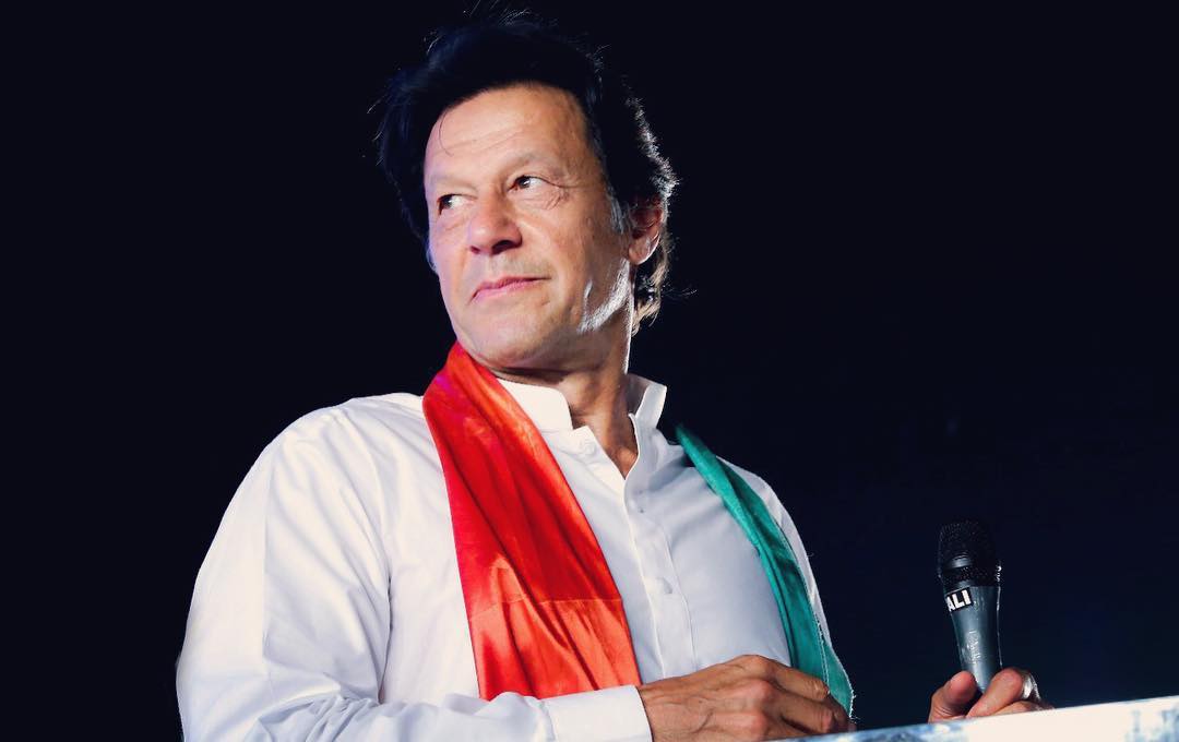 ذاتی سیاسی انتقامی معاملات اپنی جگہ ہمارے شہدا ہمارے قیدی ہمارے معذور بھی ہمکو یاد ہیں مگر پھربھی وطن عزیز کی خاطرعوام بھارت کے خلاف ہرطرح اپنے اداروں کےساتھ اسٹینڈلےگی جب ہمارا مرشدلیڈکریگا فوری طورپرکپتان کو رہا کیا جائے تاکہ متحد ہوکر دشمن کامقابلہ کیا جائے #FreeKhanRightNow