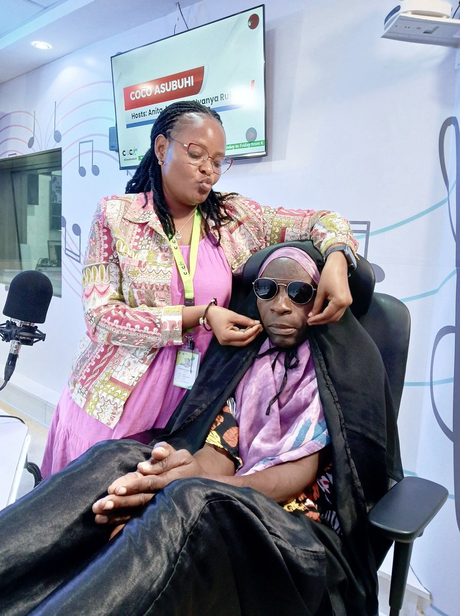 Radio Coco (@cocofmradio) on Twitter photo Ni kumbukumbu gani uko nayo kuhusu mamako?Karibu #CocoAsubuhi ukiwa nasi <a href="/anitasanturi/">anita santuri</a> , Nyanya RUKIA na Joseph Marwa in absentia.
📞Call - 0723 989 989
📩SMS - 0104 111 000
🟢WhatsApp - 0104 111 000
#COCOFM
#ladhayapwani Ni kumbukumbu gani uko nayo kuhusu mamako?Karibu #CocoAsubuhi ukiwa nasi <a href="/anitasanturi/">anita santuri</a> , Nyanya RUKIA na Joseph Marwa in absentia.
📞Call - 0723 989 989
📩SMS - 0104 111 000
🟢WhatsApp - 0104 111 000
#COCOFM
#ladhayapwani