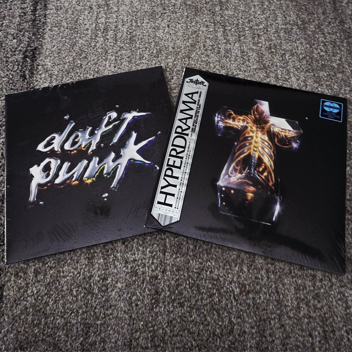 musicbyvariant's tweet photo. Vinyl haul from Colorado this weekend.
#daftpunk #discovery #justice #hyperdrama #vinyl #edm https://t.co/FFesqb2kpE