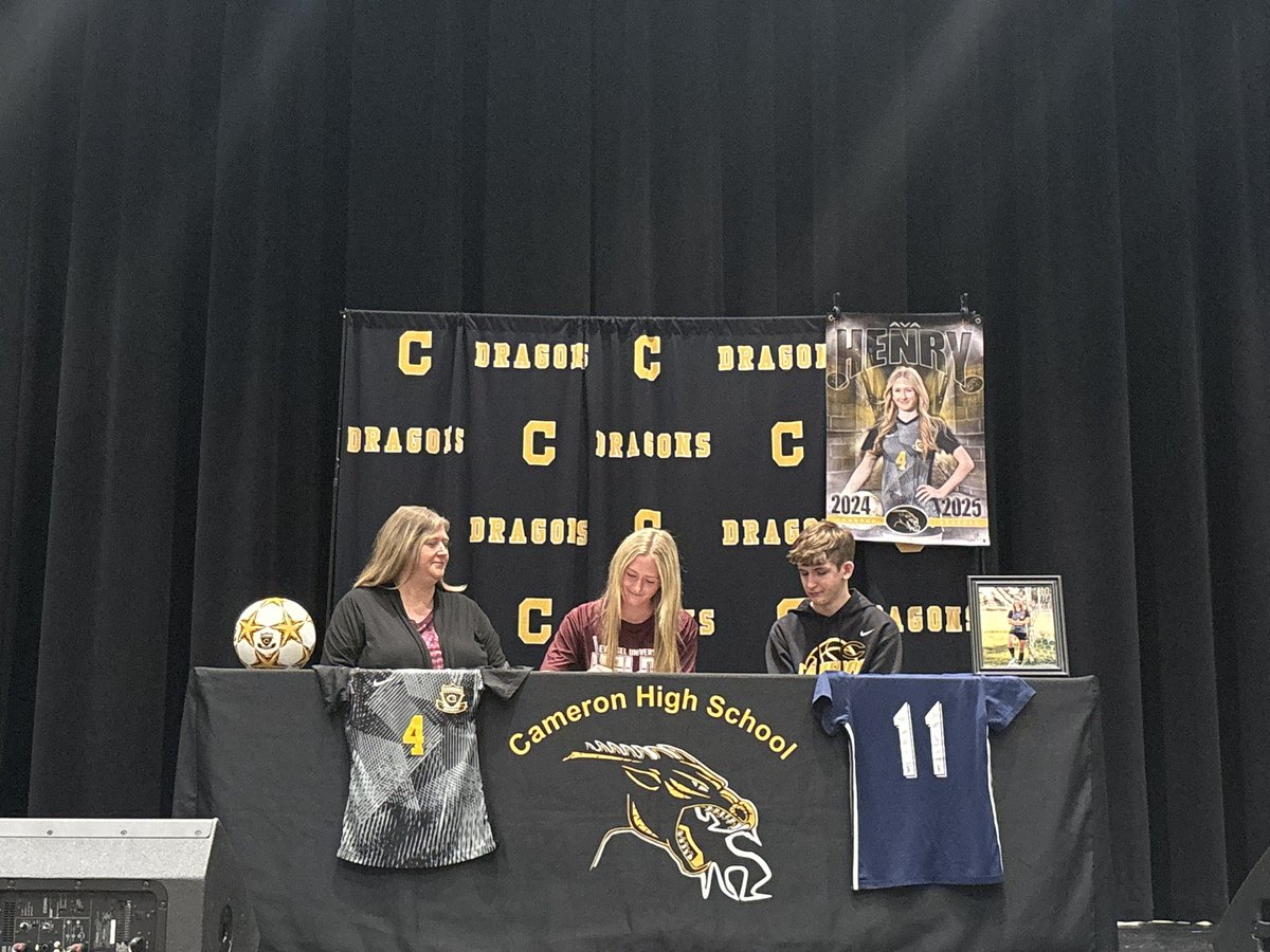 Excited to officially welcome Ava Henry from Cameron, Missouri to the EUWSOC family as she signed her letter of intent today. Looking forward to sharing this journey with you Ava!! #servecarecouragecommit