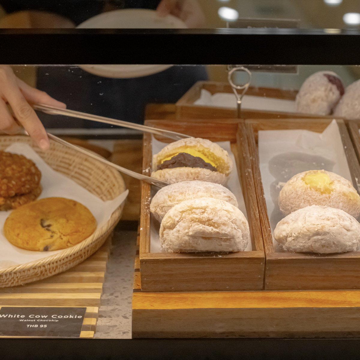 gocafethailand's tweet photo. อัพเดท 4 คาเฟ่ร้านดังเปิดใหม่ ที่ centralwOrld 
รวมมาให้ครบ จบ ไม่ว่าจะทั้งสายกาแฟ / มัทฉะ / เบเกอรี่ บอกเลยว่าต้องห้ามพลาด ~ https://t.co/F36CZqoEdw