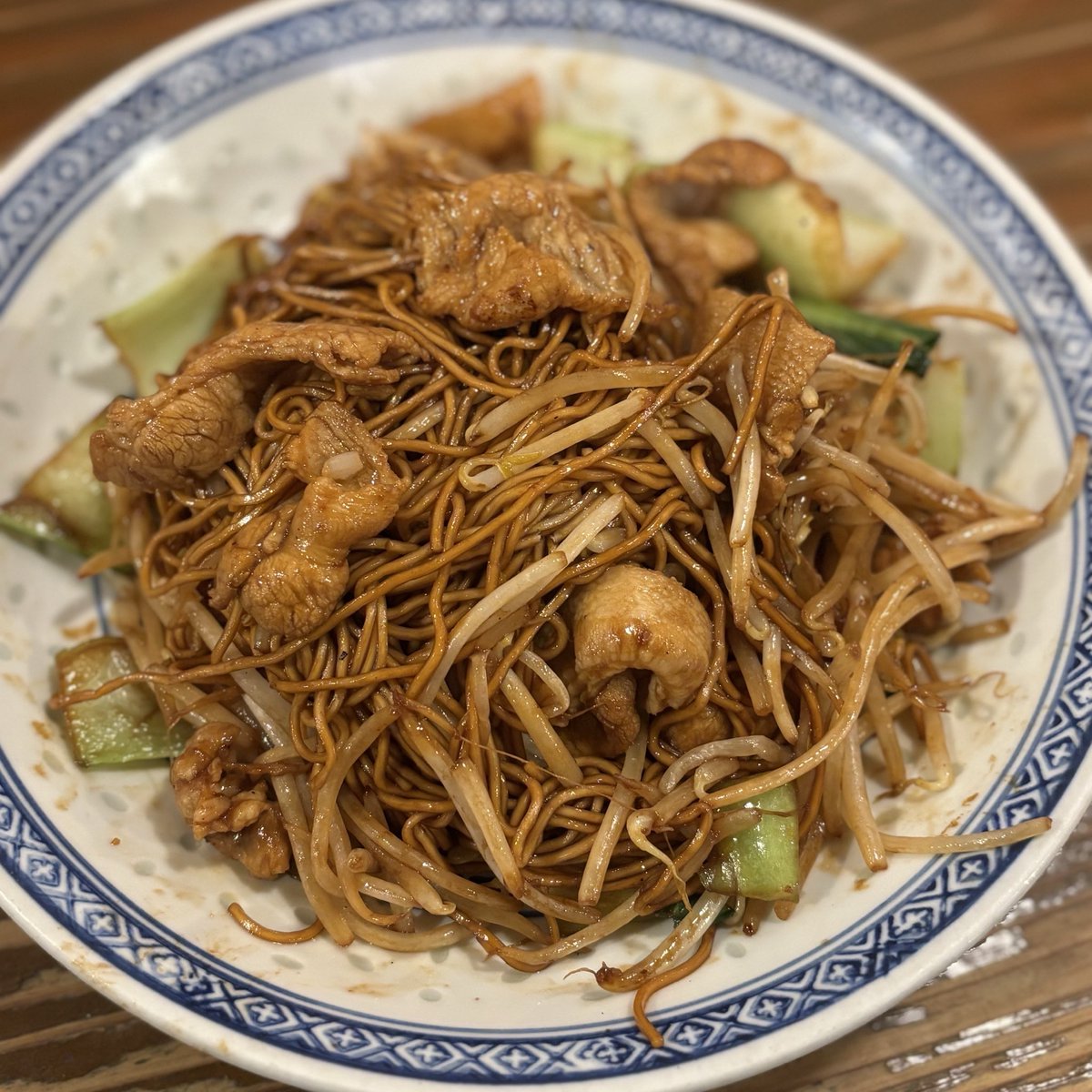 【新橋おすすめ深夜メシ情報】

「かめや」
元祖天玉そば 530円
s.tabelog.com/tokyo/A1301/A1…

「おにやんま」
冷「並」とり天ぶっかけ 560円
s.tabelog.com/tokyo/A1301/A1…

「谷瀬家」
特製ラーメン 1,050円
s.tabelog.com/tokyo/A1301/A1…

「揚州商人」
上海肉焼きそば 細麺 1,120円
s.tabelog.com/tokyo/A1301/A1…