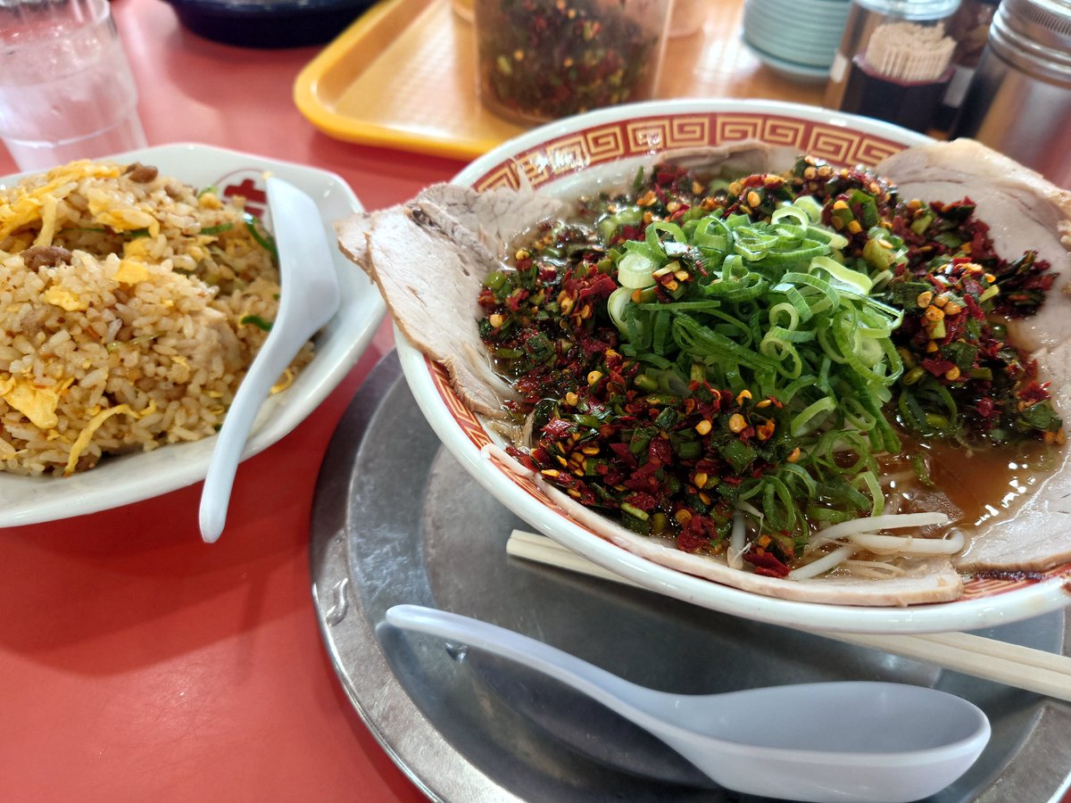 ラーメン🍜が食べたくなったので
もっこすで、中華そばと焼き飯
美味しかった😚食べ過ぎや〜🤣
