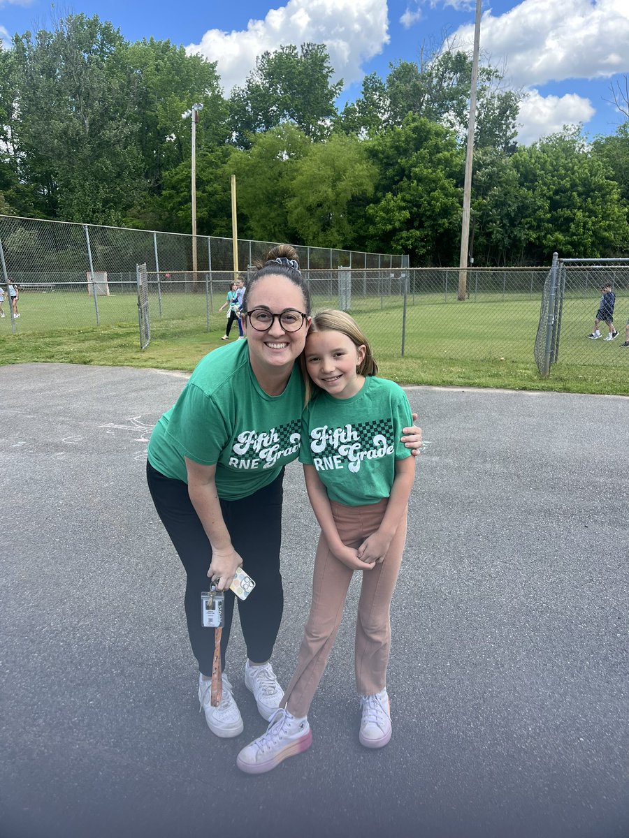 Twinning at recess with sweet Matilda!! 💚 #RNEGreatThings