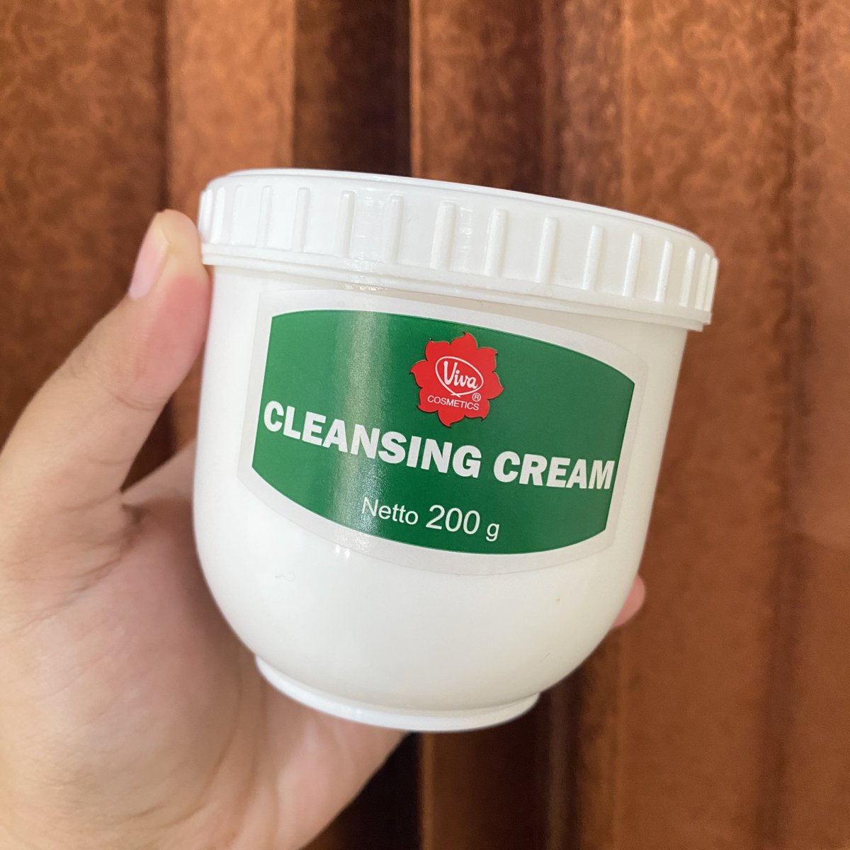 thing’s i don’t regret buying:

In this economy, cleansing cream 200gr harganya cuman 10 ribuan. Gila banget gaa😭