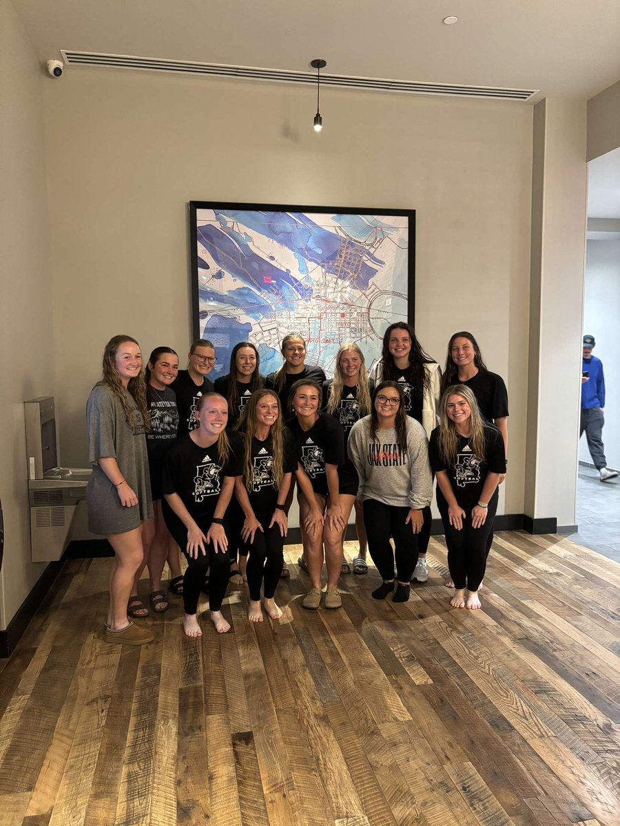 If I got Jesus, I got it all!! 
Tonight Faith moved mountains in the sport of softball, and I got to be apart of it. Anyone who knows me knows that injury has stolen my identity in this sport, but tonight I was set free. Thank you Jesus for the gift of life with my best friends🤍