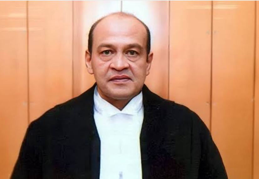 FirstDraft_mag's tweet image. FIRST DRAFT | IN News

Cash Was Found at Judge's House: Panel
The three-member panel has confirmed that a huge stash of cash packed in three sacks was found at the then Delhi High Court Judge, Justice Yashwant Varma. Supreme Chief Justice Sanjiv Khanna, to whom the panel