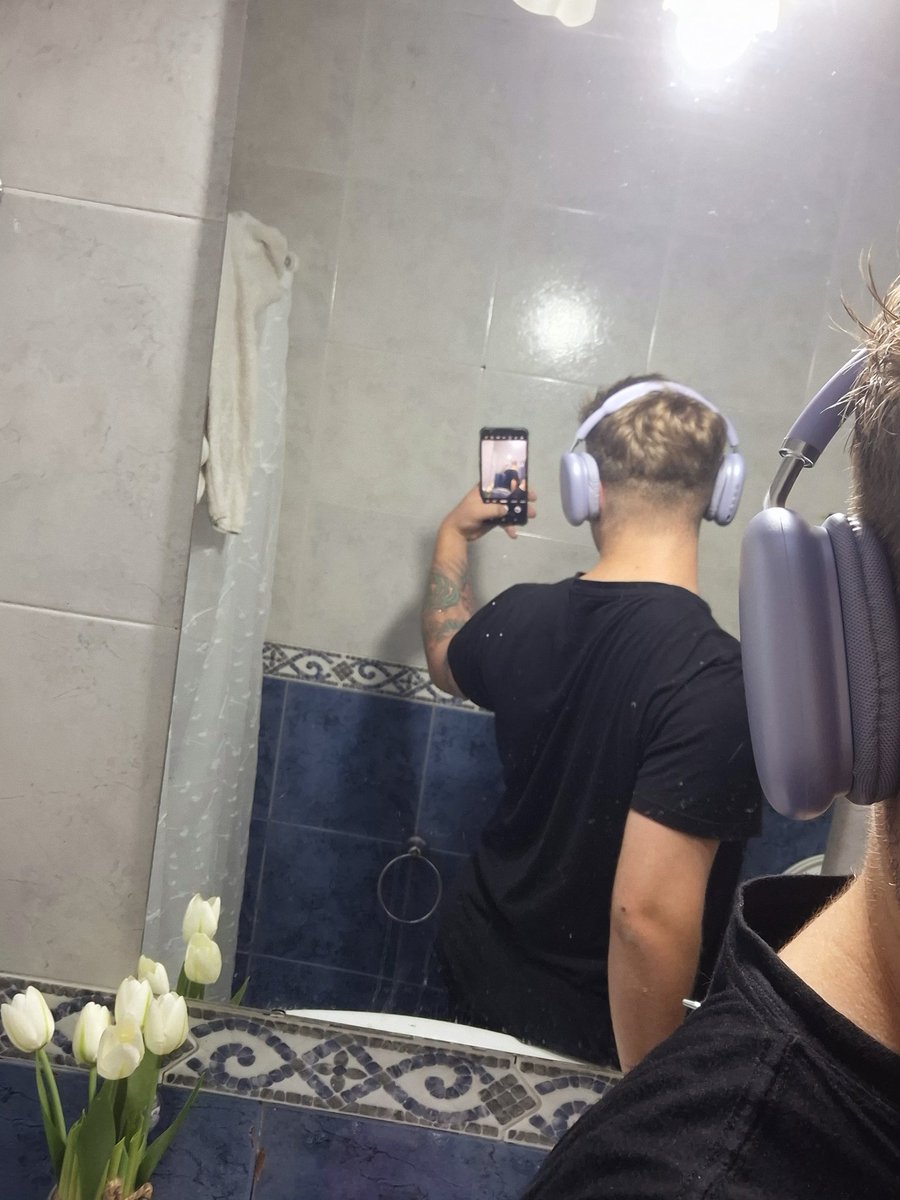 Black Mascara🍷 (@emmawithee) on Twitter photo 