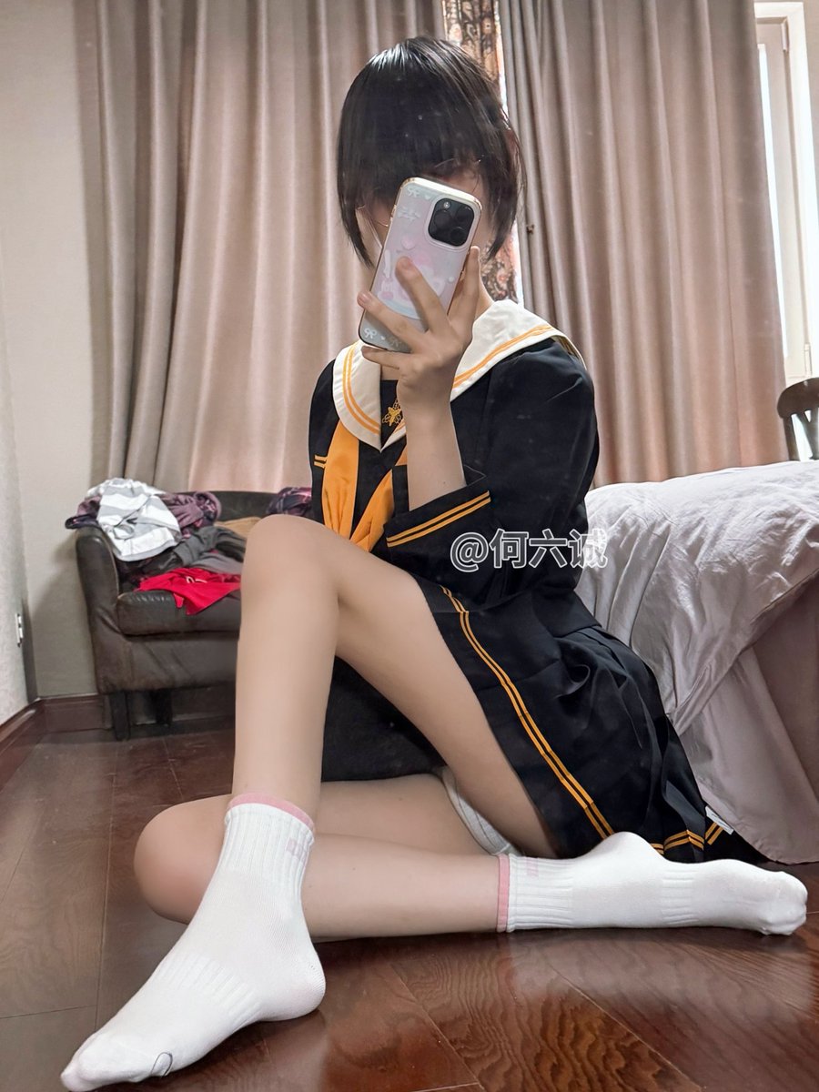 之前去体检，医生给我做指检
医生：你的肛门有点松弛，肛交吗
我：现在吗
医生：😨