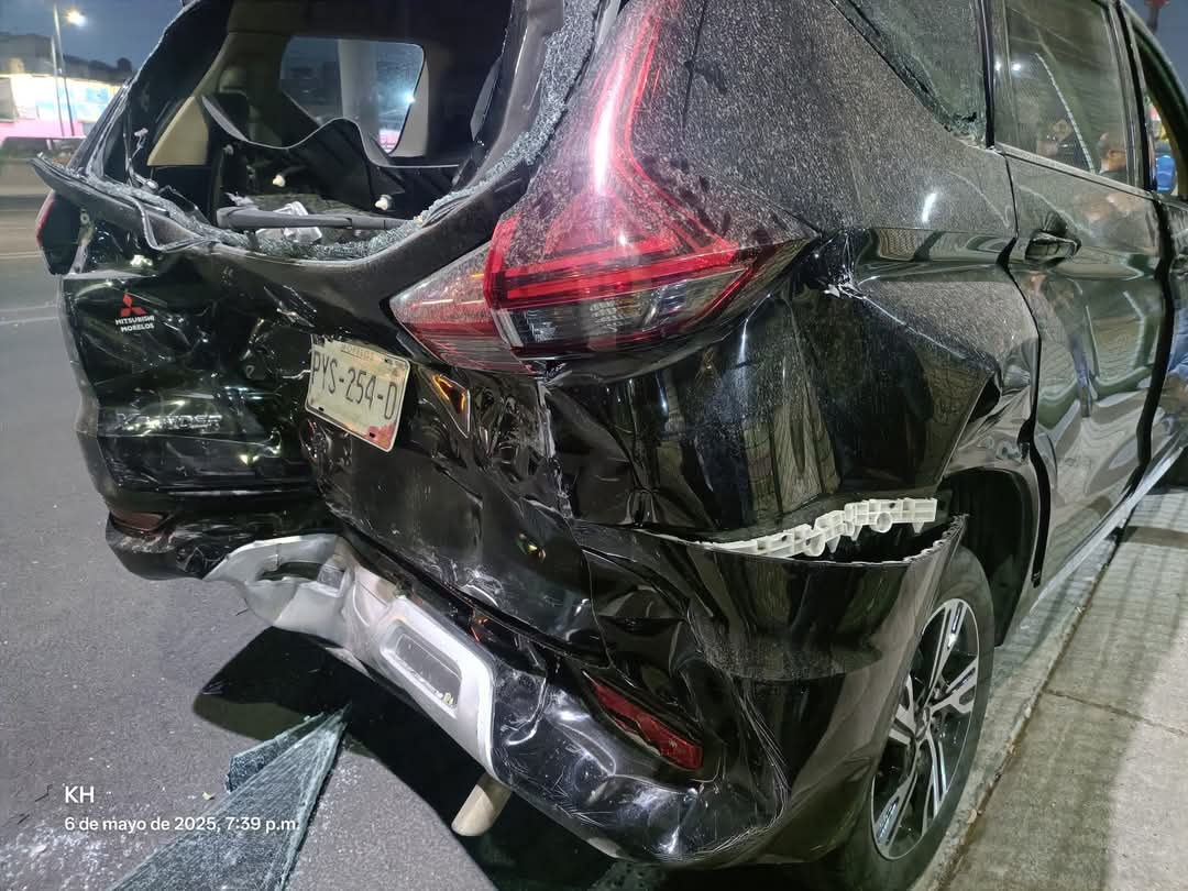P.D.M.CDMX (@jrnrvrivera) on Twitter photo una 🚓 de tránsito en (av. Oceanía esq con circuito interior, dirección san lázaro) urge una patrulla ya tiene rato y no llegan <a href="/C5_CDMX/">C5 CDMX</a> <a href="/UCS_GCDMX/">Unidad de Contacto del Secretario SSC CDMX</a> <a href="/PabloVazC/">Pablo Vázquez Camacho</a> una 🚓 de tránsito en (av. Oceanía esq con circuito interior, dirección san lázaro) urge una patrulla ya tiene rato y no llegan <a href="/C5_CDMX/">C5 CDMX</a> <a href="/UCS_GCDMX/">Unidad de Contacto del Secretario SSC CDMX</a> <a href="/PabloVazC/">Pablo Vázquez Camacho</a>