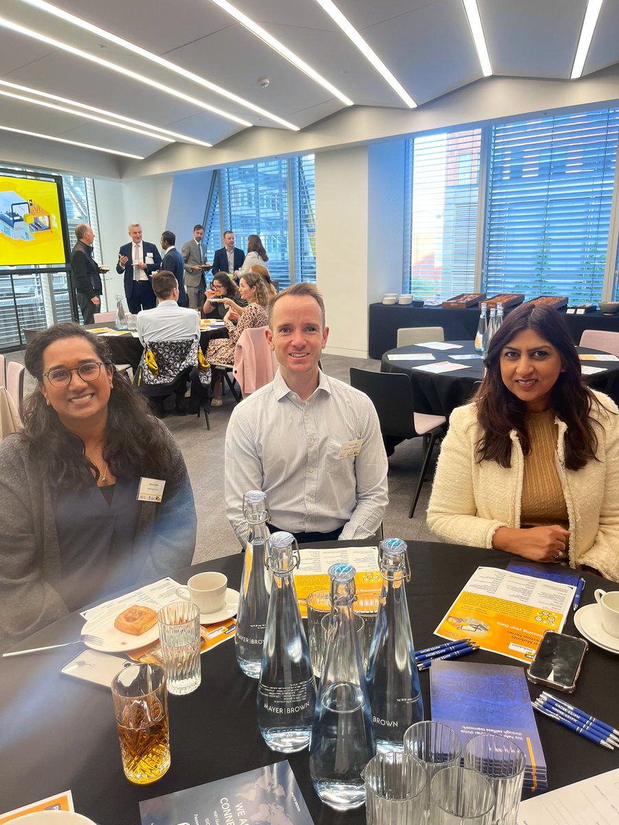 Our #POWEROFINCLUSION breakfast at Mayer Brown this morning focuses on harnessing data to support your social mobility strategy. 

 #ChangeStartsTogether  #SocialMobility