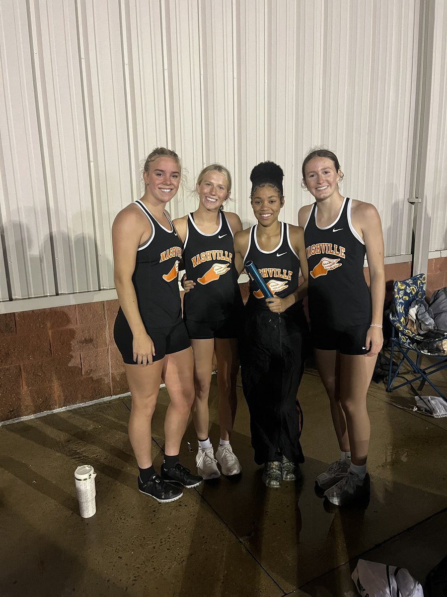 4 by 400m, 4A State Runner Up and I’m so proud of them for sticking through the weather and giving it their all! 🖤🧡
