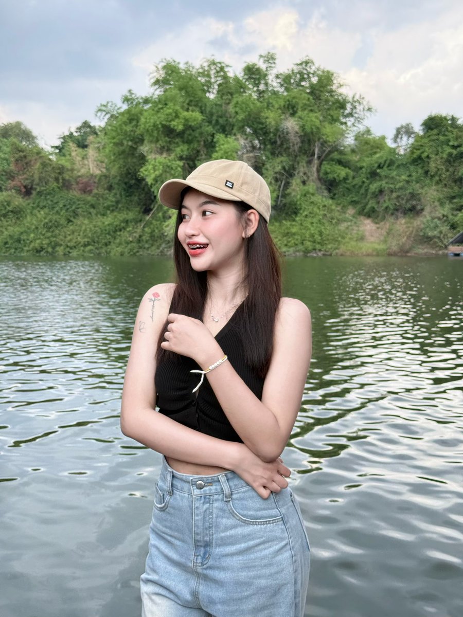 ploy_94p's tweet photo. ไม่ต้องชอบอะไรเหมือนเราก็ได้ แค่ชอบเราก็พอ 😉😘#แอบแซ่บ #เปิดการมองเห็น #คนโสด #เหงา #ทักมาคุยได้ #รีทวิตให้ด้วยน้า https://t.co/1KnesJATLs