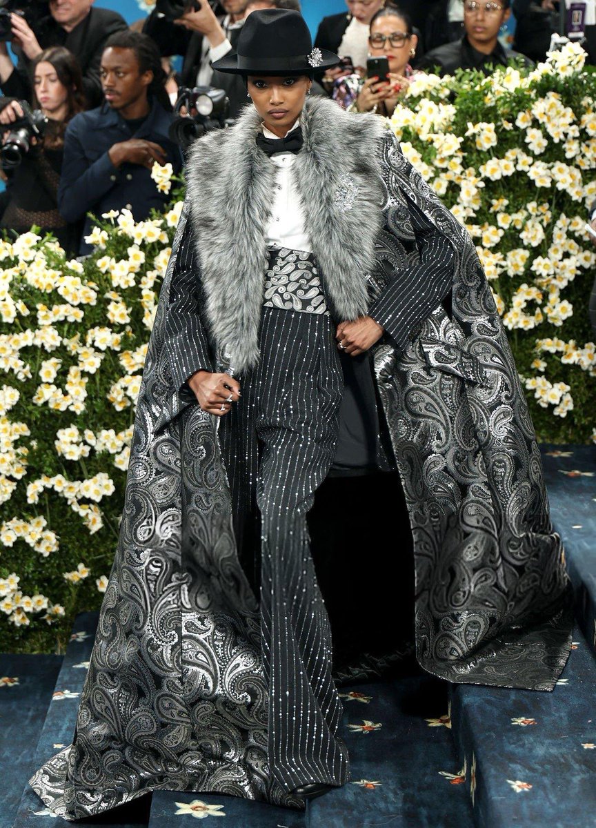 Man I hate this stupid debt.

The elusive Mafioso: