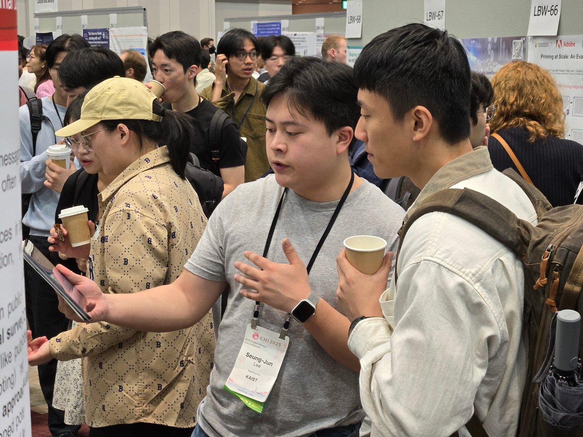 sketchlabkaist's tweet image. On Apr 28-May 1, Joon Hyub, Seung-Jun, and Siripon were in Yokohama, Japan, presenting two exciting LBWs on robot and car design at #CHI2025 🌸🤖🚗! See more: sketch.kaist.ac.kr/publications/2… sketch.kaist.ac.kr/publications/2…