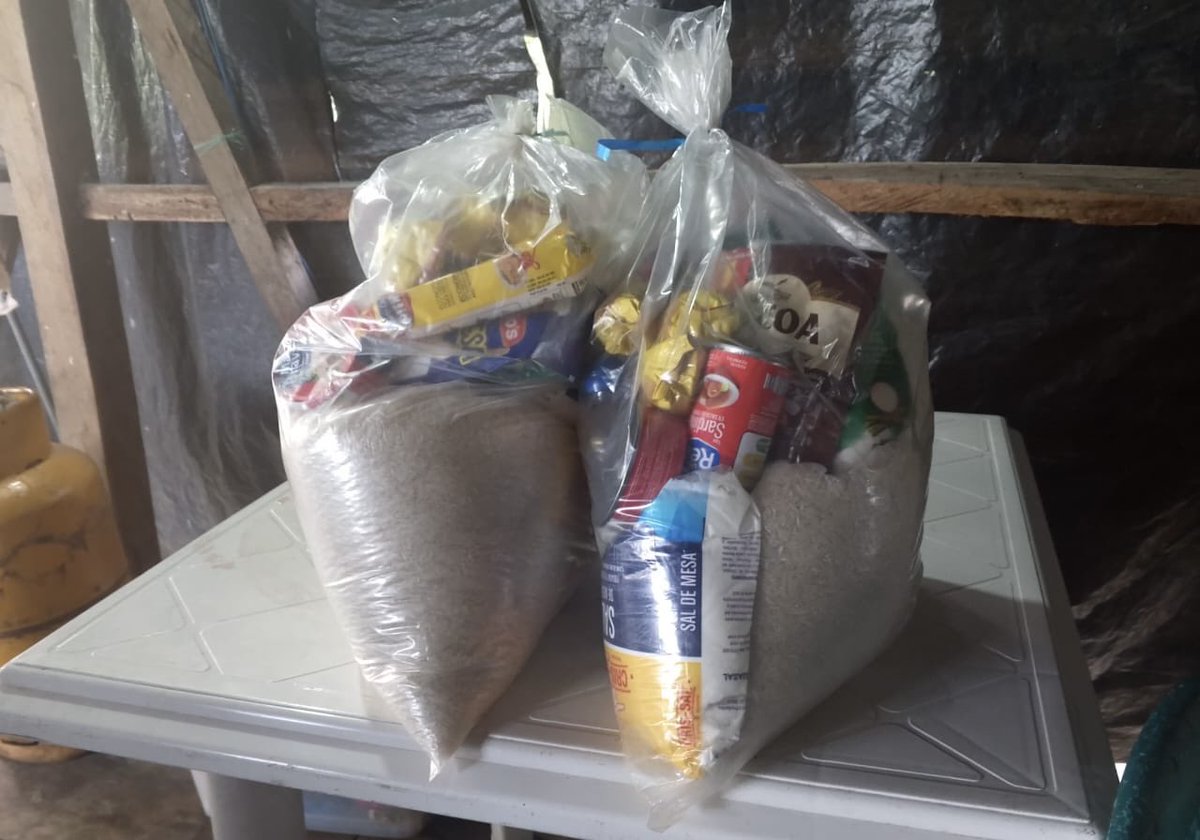 El gobernador Javier Buitrón visitó el recinto La Julia, del cantón Urdaneta, para entregar un kit de alimentos, pañales y una silla de ruedas a don Santos, una persona con discapacidad física del 99%. 

#ElNuevoEcuador🇪🇨