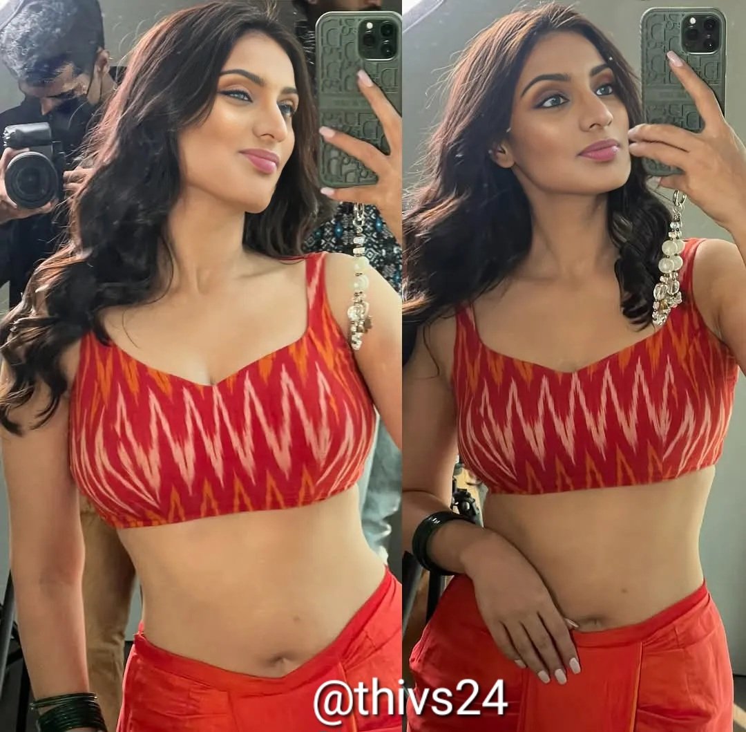 Thivya24 tweet media