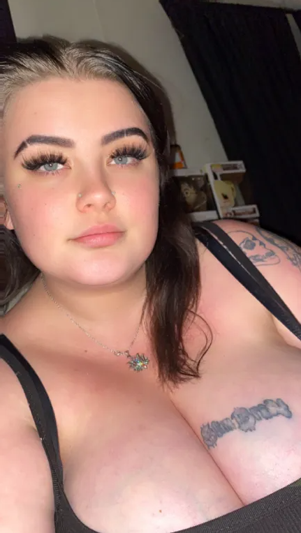 prettyskies421's tweet photo. Just some #pictures #bluesy #thick #tattoos #Andor #linkin #bio https://t.co/Uf8Rs5uEqB