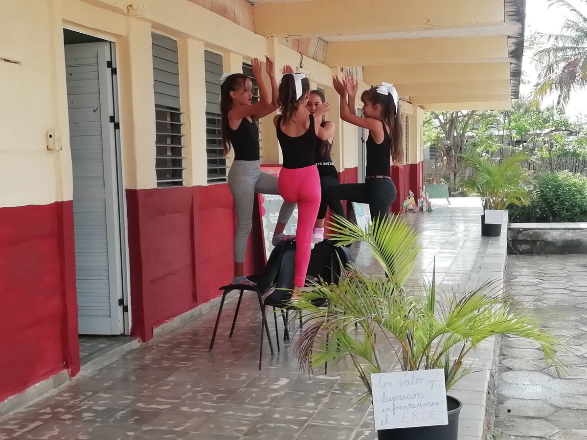 Recibe la Escuela Primaria Reinaldo Aulet del consejo popular Marroquí visita nacional acompañada del Director General Provincial, Directora de Media Básica y Jefa del nivel educativo de Primaria. #EducacionCiegodeAvila #CubaMined #CiegodeAvila #FlorenciaVaConTodos #LatirAvileño