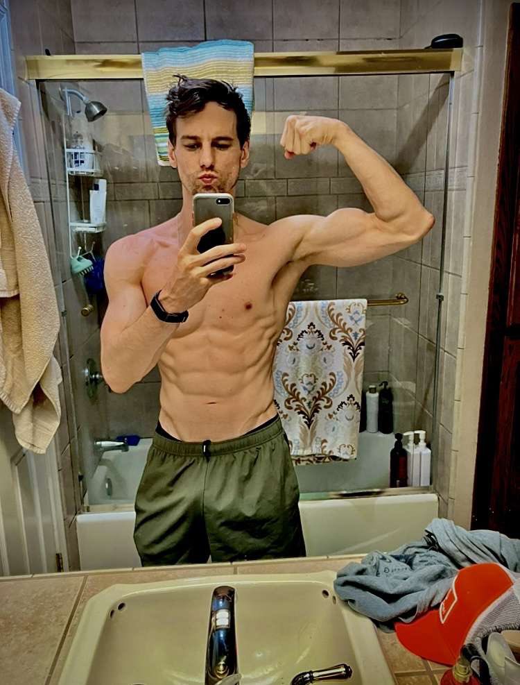 QuantumTumbler's tweet image. Dirty mirror, clean heart #EmbraceTheChaos