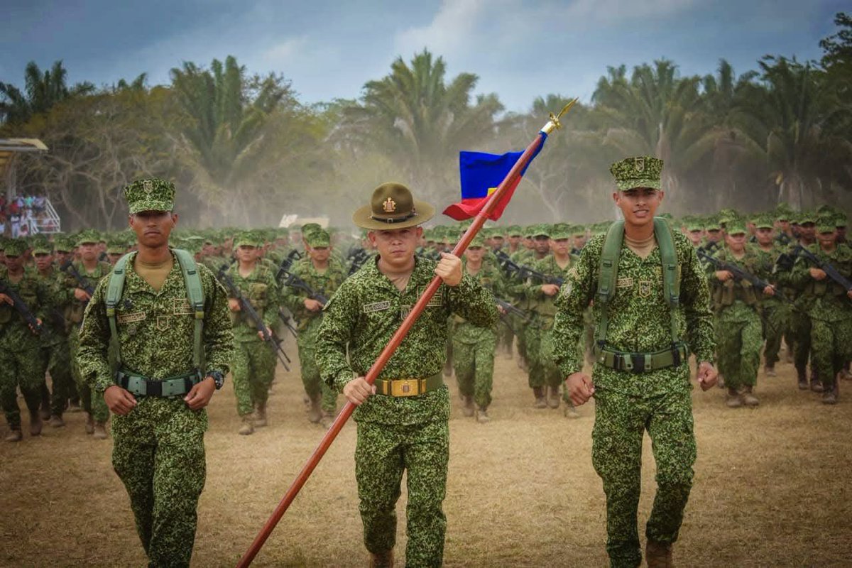 PedroSanchezCol's tweet image. Gratitud a quienes valoran el compromiso y sacrificio supremo de nuestros héroes y heroínas que visten uniforme para proteger la vida de cada colombiano.

Nada quebranta nuestro espíritu de lucha. Juramos defender nuestra patria, y en este juramento late la esperanza, el valor y…