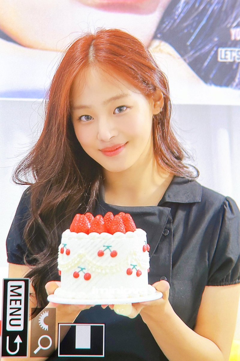 minjigallery's tweet photo. Selamat ulang tahun, Kim Minji. https://t.co/athLdsg65b