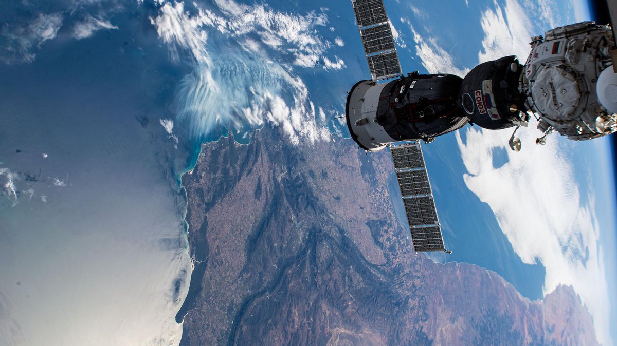 FifthPlanetNet's tweet image. The Soyuz MS-27 spacecraft, docked to the Prichal module of the International Space Station, was orbiting 269 miles above the Indian Ocean near South Africa on April 27, 2025. Launched on April 8, the mission transported NASA astronaut Jonny Kim and Roscosmos cosmonauts Sergey…