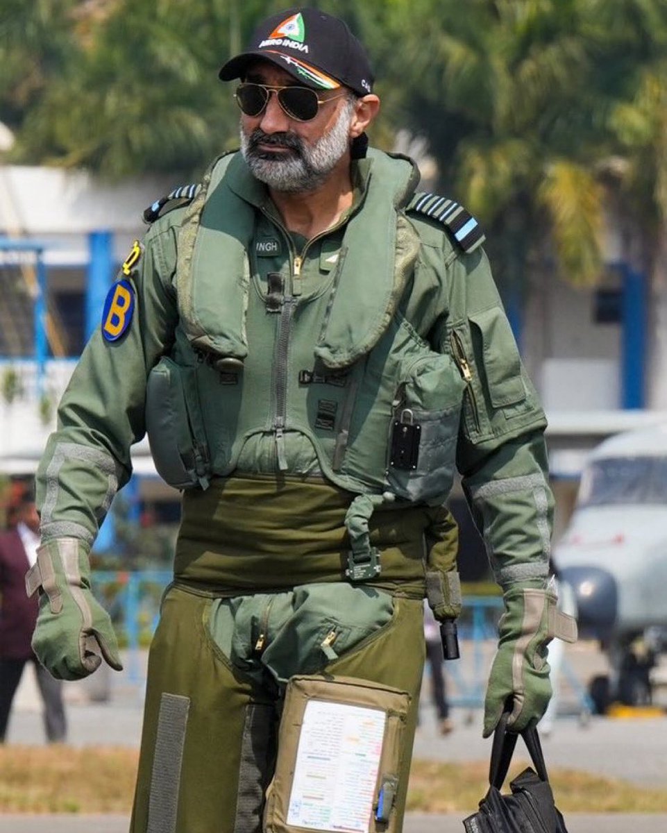 "सवा लाख से एक लड़ाऊं, चिड़ियन ते मैं बाज़ तुड़ाऊं, तबै गुरु गोबिंद सिंह नाम कहाऊं।"

The whole nation salutes you Sir, 
Air Chief Marshal Amar Preet Singh Ji 🇮🇳