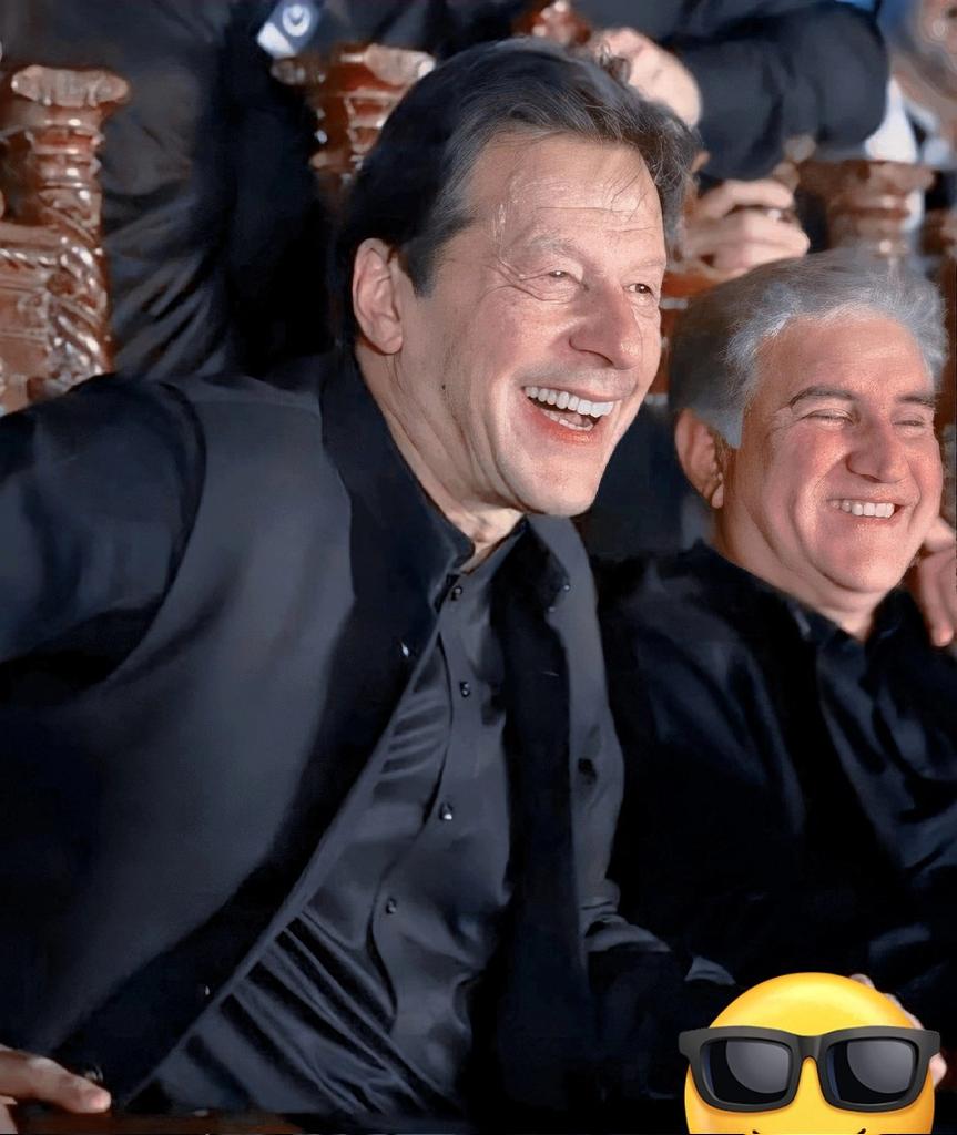 ہر جگہ پھیلا دیں 🚨
عمران خان کی سیکیورٹی کو یقینی بنا کر فوری رہا کرکے بنی گالا منتقل کیا جائے