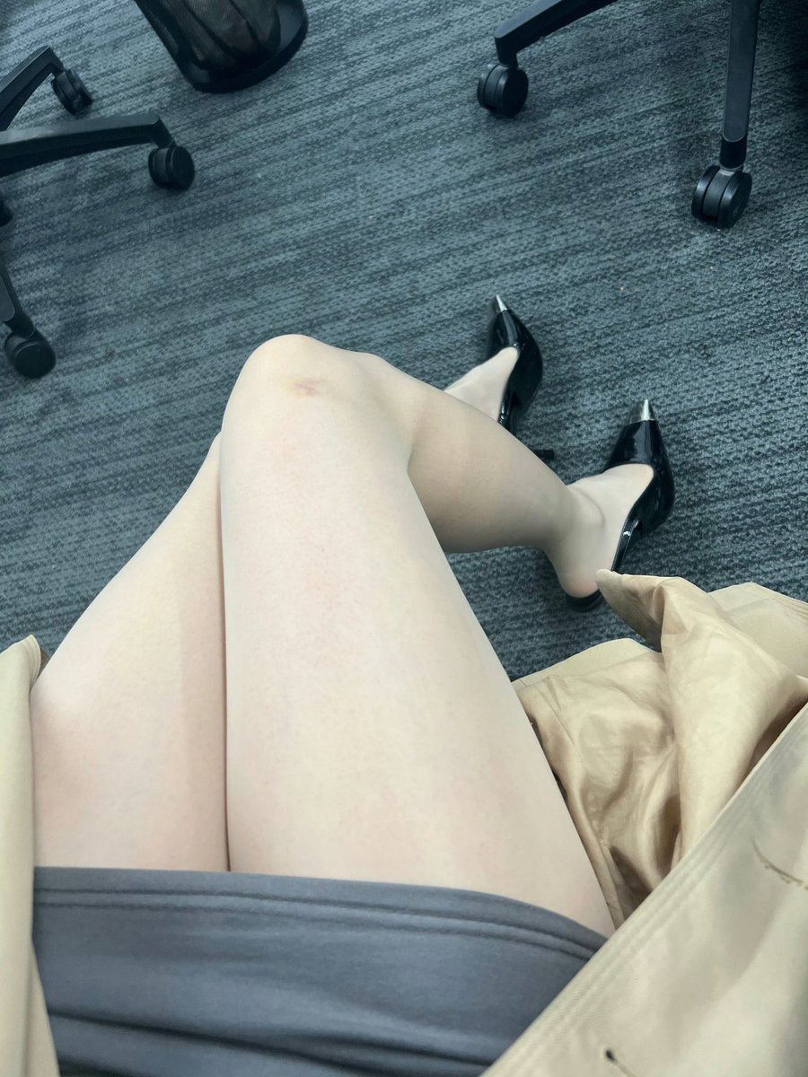 上班不摸鱼给你们拍照片我都不舒服！久违了兄弟们！ https://t.co/B7Y8XSlEWi