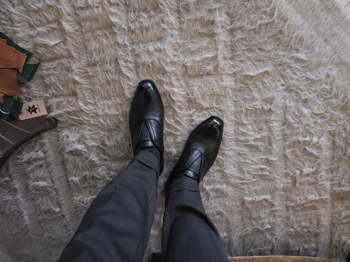 まさかここまで難産になるとは思わなかったTTBOレイジーマンby <a href="/SewnShoe/">Sewn shoe-maker</a> 。試作を繰り返し、ようやく完成です。試行錯誤の末にきちんと仕上げてくれた隆太さんに感謝。6月にTTBOトランクショー予定です。