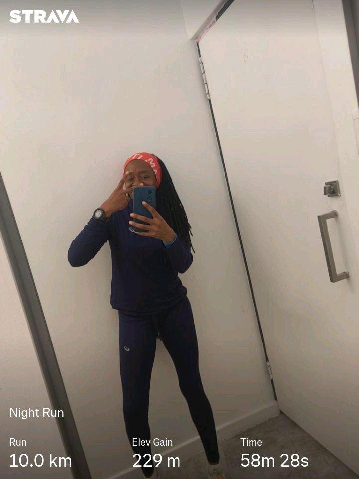 I'm surprised that with all the traveling I'm doing, my legs can still attempt a run.
#FetchYourBody2025
#ipaintedmyrun